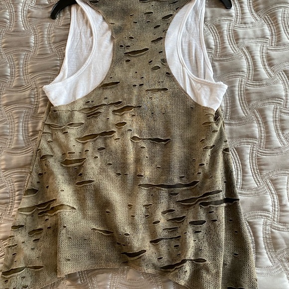 Women Medium(fits Small) 2 piece tank top. NWOT - Picture 4 of 6